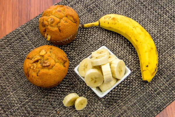 Банановые ореховые кексы — стоковое фото