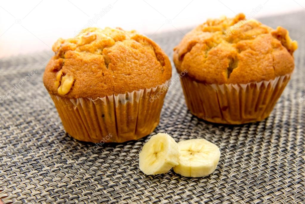 banana nut muffins
