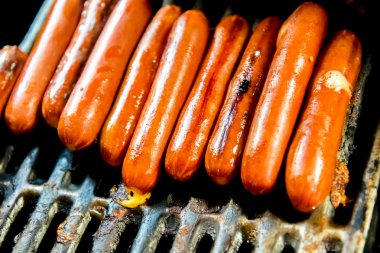 cızırtılı açık ızgara sosis