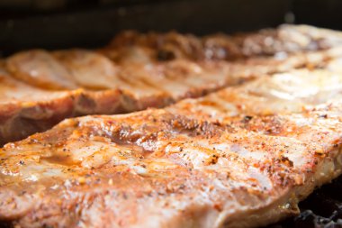 Izgarada pişirme Barbekü kaburga