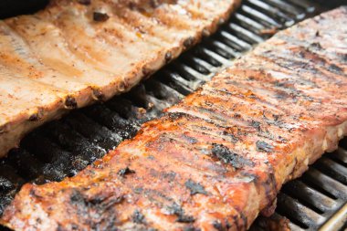 Izgarada pişirme Barbekü kaburga