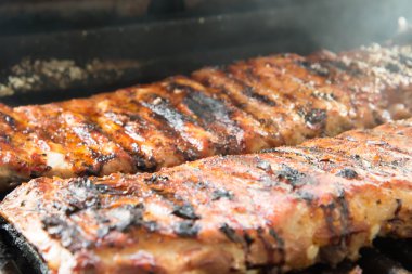 Izgarada pişirme Barbekü kaburga