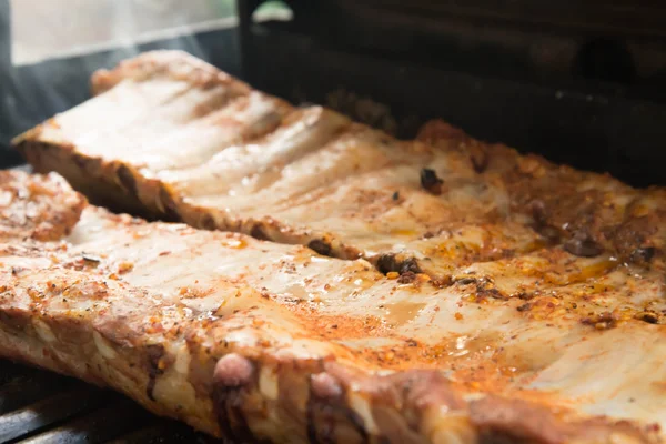 Izgarada pişirme Barbekü kaburga