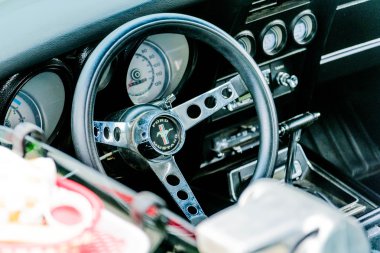 1972 Mach 1 Ford Mustang yeşil