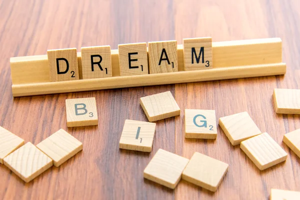 Scrabble liter - wielkie marzenie — Zdjęcie stockowe