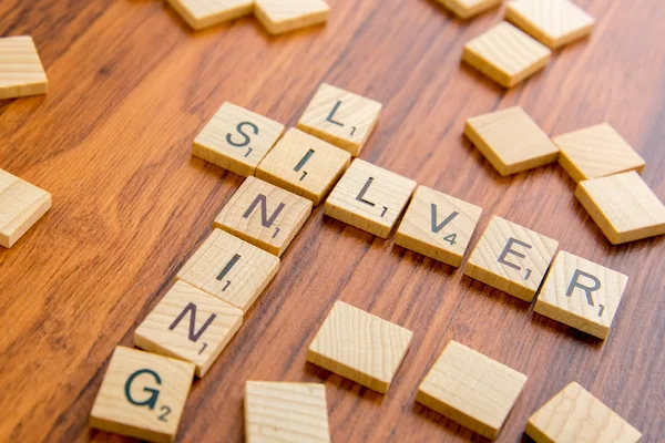 Alfapet bokstäver - Silver Lining — Stockfoto