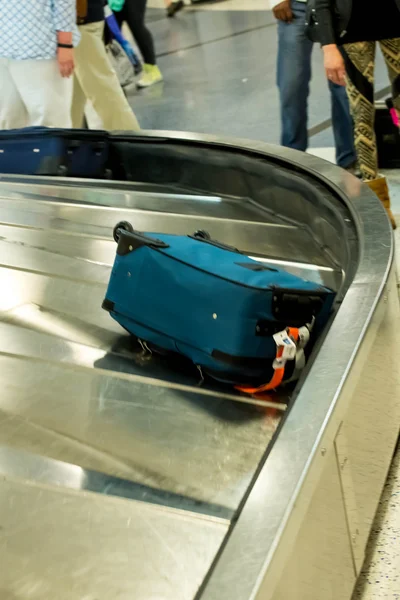 IAH luggage carousel at baggage claim — Stock Photo, Image