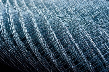 parlak yeni zincir bağlantı çit malzemeleri haddelenmiş