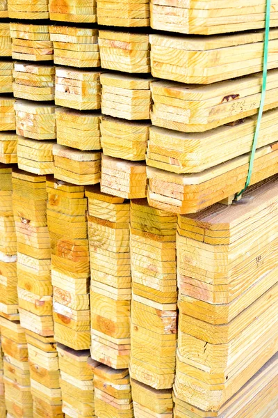 Skládaný nenatřené dřevo plotem dřevo — Stock fotografie