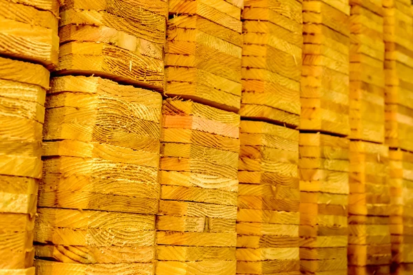 Sciages empilés de clôture en bois non peint — Photo