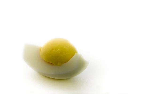 Yema cocida en un trozo de clara de huevo — Foto de Stock