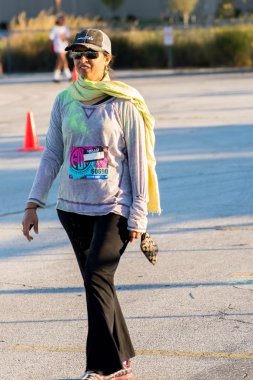 Houston, Tx, Amerika Birleşik Devletleri - renk Eğlence Festivalini 5k Çalıştır: koşucular Tamamlanıyor