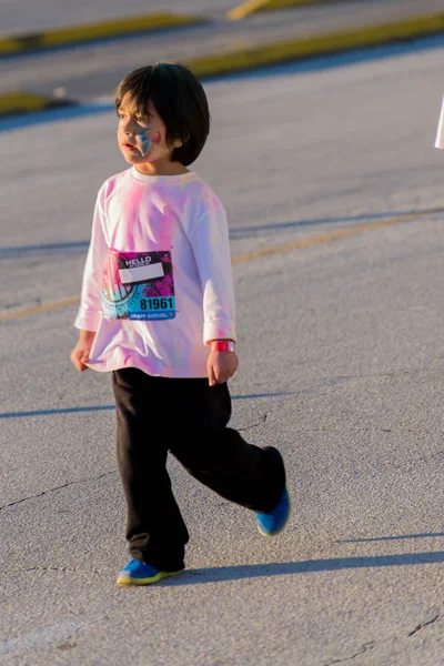 Houston, TX, USA - Color Fun Fest 5K run: i corridori completano il — Foto Stock