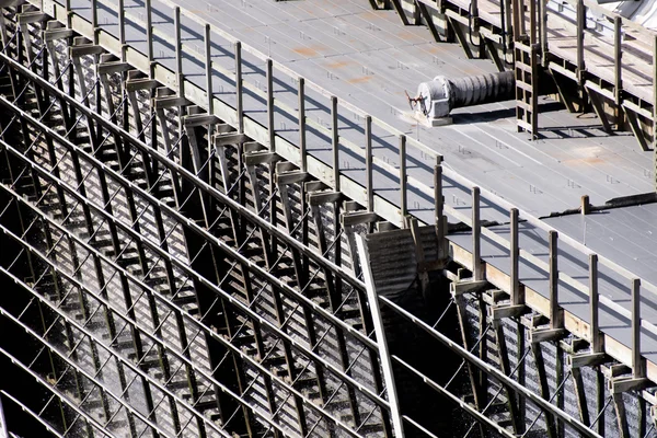 Subestación de energía eléctrica, transformadores, aisladores — Foto de Stock