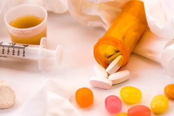 Erkältung und Grippe frei verkäufliche Medikamente — Stockfoto