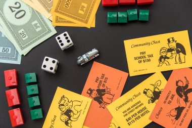 8 Şubat 2015: Houston, Tx, Amerika Birleşik Devletleri. Monopoly parası, pasta oynama
