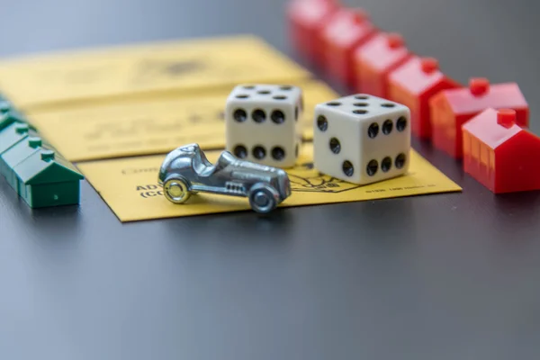 8. Februar 2015: houston, tx, usa. Monopoly-Stücke und Communi Stockbild