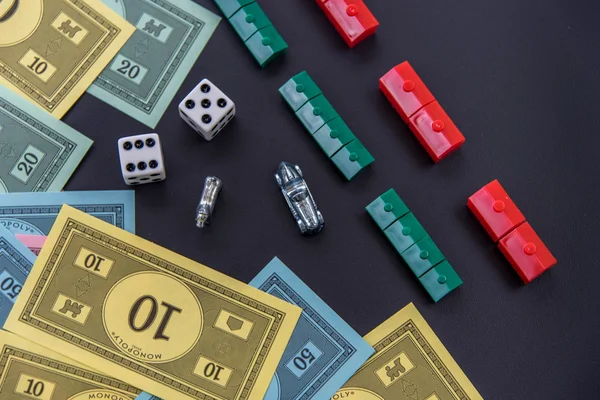 8 de febrero de 2015: Houston, TX, EE.UU. Dinero del monopolio, jugando al pastel — Foto de Stock
