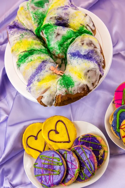 Mardi Gras King Cake with baby — Stock Photo, Image