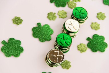 Saint Patrick'ın gün - sikke ve yoncaları