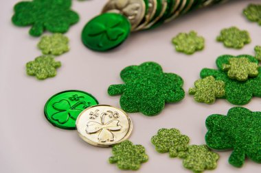 Saint Patrick'ın gün - sikke ve yoncaları