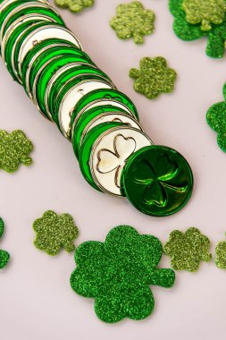 Saint Patrick'ın gün - sikke ve yoncaları