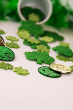 Saint Patrick'ın gün - sikke ve yoncaları
