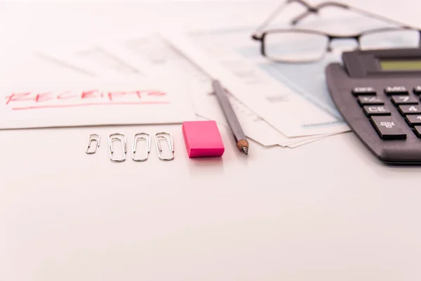 Productos de preparación fiscal, gafas de lectura y formularios fiscales — Foto de Stock