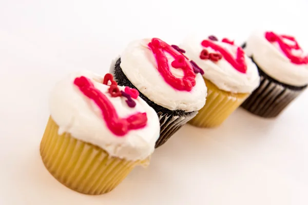 Día de San Valentín - cupcakes deletreo AMOR —  Fotos de Stock