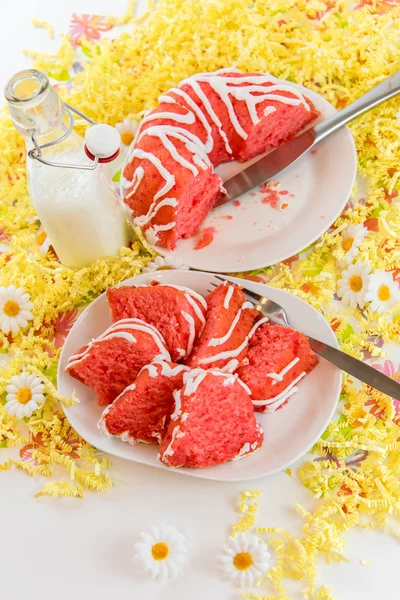 桜のプディング ケーキとミルクの水差し — ストック写真