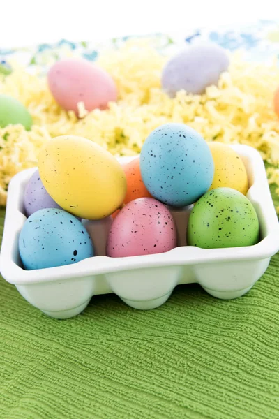 Colored Easter eggs and yellow chicks — Stock Photo, Image