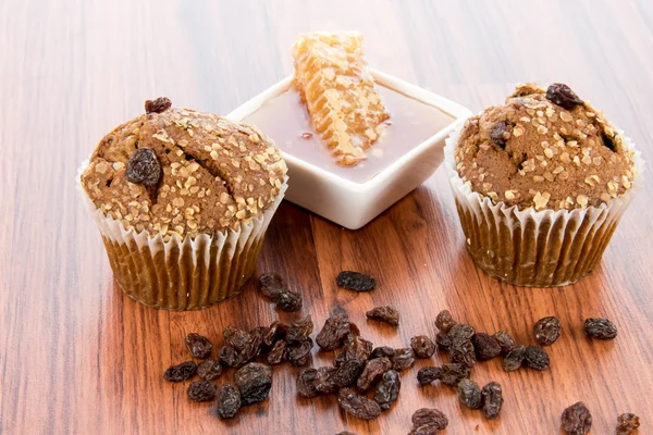 Muffins de salvado de pasas de miel —  Fotos de Stock