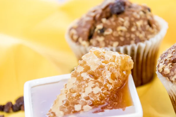 Muffins πίτουρου σταφίδας μέλι — Φωτογραφία Αρχείου