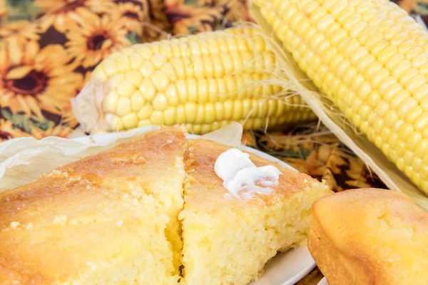 Fresh oven baked cornbread — Stock Photo, Image