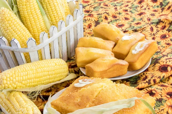 Fresh oven baked cornbread — Stock Photo, Image