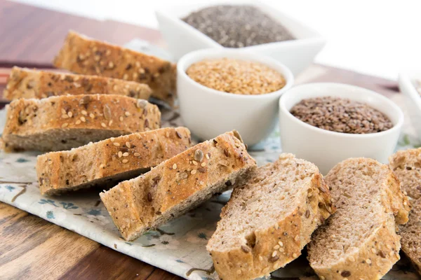 A fresh baked loaf of whole grains bread — Stock Photo, Image