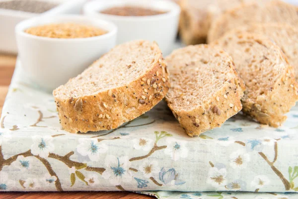 A fresh baked loaf of whole grains bread — Stock Photo, Image