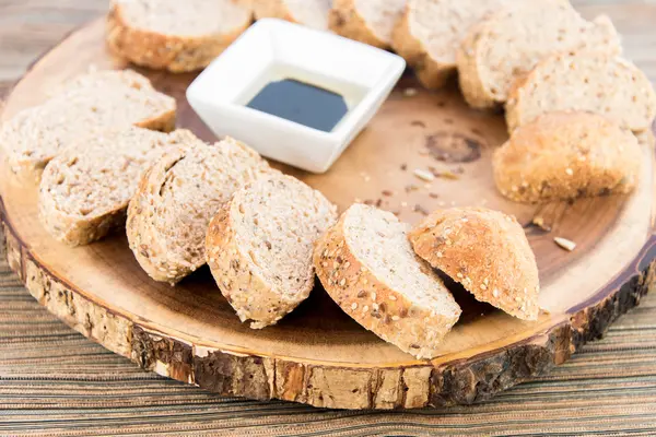 A fresh baked loaf of whole grains bread — Stock Photo, Image