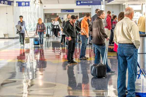 DFW airport - yolcu Skylink istasyonu 