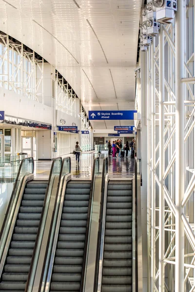 DFW airport - passengers in the Skylink station — Stock Photo, Image