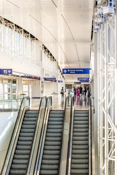 DFW airport - passengers in the Skylink station — Stock Photo, Image