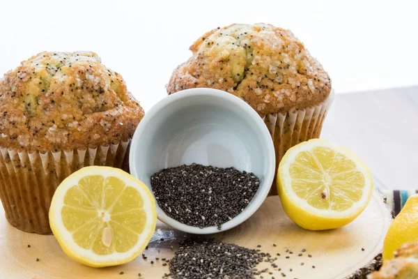 taze pişmiş limon haşhaş muffins