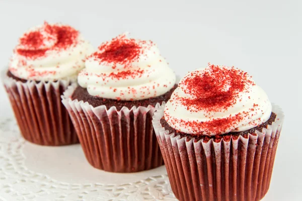 Bolinhos de veludo vermelho — Fotografia de Stock