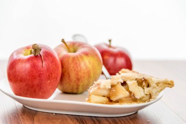 taze pişmiş dilimlenmiş elma pasta