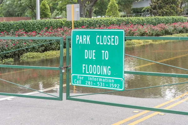 30. mai 2015 - addicks reservoir park, houston, tx: stehend flo lizenzfreie Stockbilder