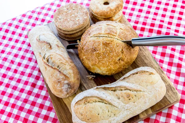 Assortiment van vers gebakken brood — Stockfoto