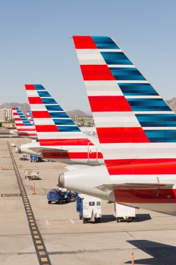 PHX Havaalanı. American Airlines uçak rampa üzerinde