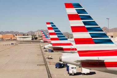 PHX Havaalanı. American Airlines uçak rampa üzerinde