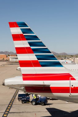 PHX Havaalanı. American Airlines uçak rampa üzerinde