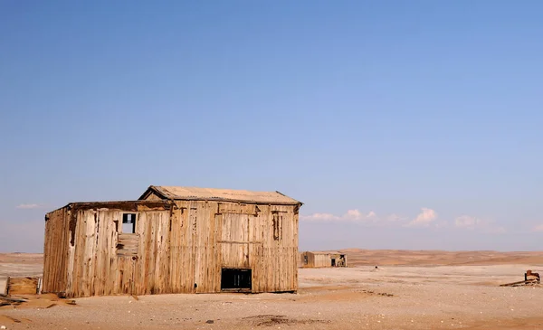 Uma Cabana Madeira Sobrando Mineração Diamantes Passado Deserto Namib — Fotografia de Stock